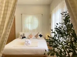 อุ่นไอดิน Home Stay