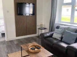 37 Gower holiday village Ty Seren Cosy 2 bedroom chalet