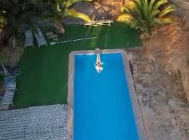 Parcela Casablanca con gran piscina，位于卡萨布兰卡的酒店