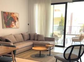 201 Lux Suite Tower206，位于Lakatamia的酒店