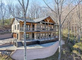 Luxury Log Cabin with lake view，位于黑山的酒店