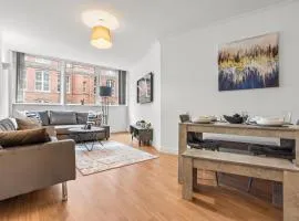 Leeds Central Modern Flat - Sleeps 6