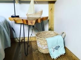 Magnifique Tiny House avec jacuzzi privatif proche du Touquet Paris plage，位于埃塔普勒的小屋