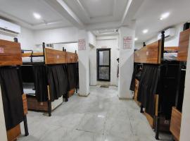 aaram ac dormitory，位于艾哈迈达巴德的酒店
