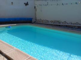 Villa avec piscine côté mer，位于帕拉瓦莱弗洛的酒店