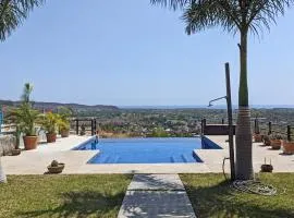 Epic Views - 7 min from airport