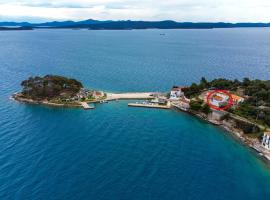 Apartments by the sea Savar, Dugi otok - 11540，位于布里尼的酒店