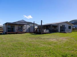 Virtue Escape - Beachside Bliss at Tokerau Beach，位于凯塔亚的酒店