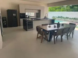 Airis Tropical Villa
