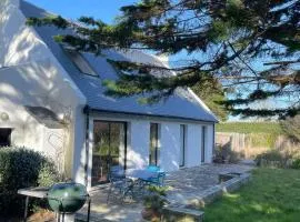 Villa lumineuse en forêt près de Sauzon - FR-1-418-265