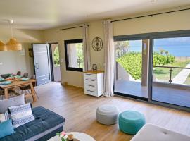 Sea Echoes Villa on the beach, Pefki, Evia，位于Artemísion的酒店