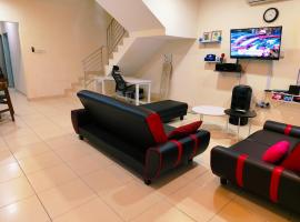 Senai three storey landed 14pax 5BR near airport