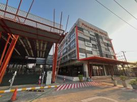 Phitsanulok United Hotel，位于Ban Wat Chan的酒店