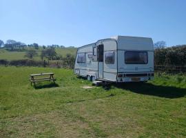Caravan in The Peak District，位于Holmesfield的酒店