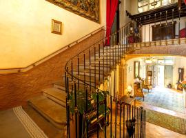 Le Manoir de Lisle，位于Lisle-sur-Tarn的带停车场的酒店