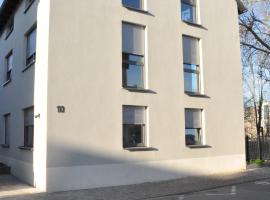 Modern Apartment in B'heim EG Nr 2，位于Bischofsheim的酒店