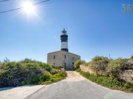 The Delimara Lighthouse - A Unique, cultural stay by 360 Estates，位于马尔萨什洛克的酒店