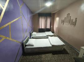 Hostel Farko，位于安集延的酒店