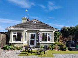 Hidden Hearts Self Catering Accommodation & Hottub，位于罗斯克里的酒店