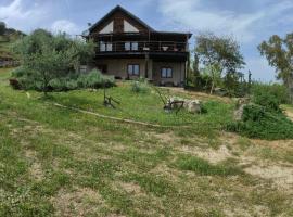 Lori's country home，位于Lefkakia的酒店