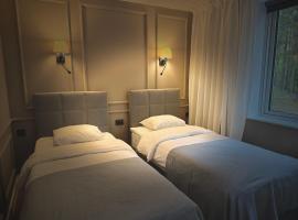 Tuba järveäärses puhkemajas - Saarjärve Puhkemaja，位于Tromsi的酒店