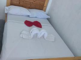 Hotel y Restaurante，位于Bazán的酒店
