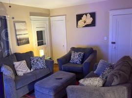 Gorgeous 3 BR Upper Unit Home，位于布法罗的酒店