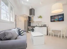 NEW Luxury and sunny 2BR apartment Premium Spot