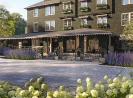 The Asticou Hotel，位于Asticou的酒店