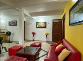hostal camu cama，位于莱蒂西亚的带按摩浴缸的酒店
