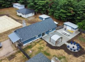 Camp Patriot Private Resort，位于Mauston的酒店