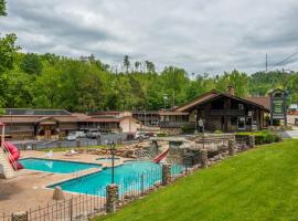 Brookside Lodge - Gatlinburg - On the River，位于加特林堡的酒店