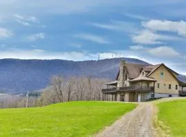 Immaculate Mountain Top Cabin