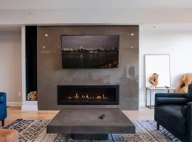 Chic Luxury 4BR Townhome with NYC Views