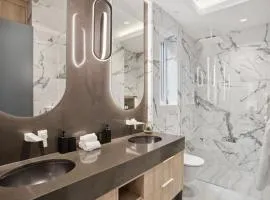 Luxury Downtown Home near Beach
