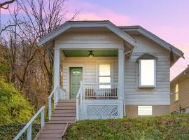 Cozy Cottage in the Heart of Hyde Park home