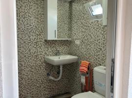 Apartmani Maraš，位于Mahala的酒店