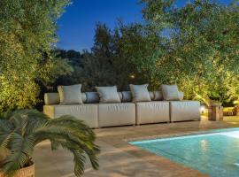 The White Luxury Villa - Private Seaview Villa with Pool by Villa Mana Gers，位于瓦西里科斯的酒店