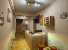 Apartments Elkom，位于乌尔齐尼的酒店