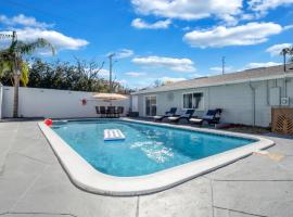 Relax in Lakeland Home, Swim, Pool, Arcade LegoLand, Disney, Bush Garden，位于莱克兰的酒店
