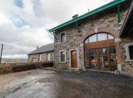 Country House near Coo Waterfalls with Jacuzzi