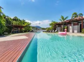 Blue Lagoon Resort Lakeside Apartment