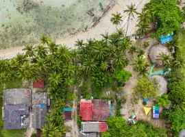 The Wooden Beach House 3br - Beachfront & Sunset