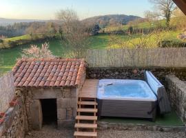 La Petite Toscane d'Auvergne，位于Isserteaux的酒店