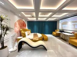 Love Luxury Hotel Bà Điểm
