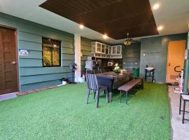 Natural Haven with Netflix Kubo Videoke & Alfresco Dining，位于达斯马里尼亚斯的自助式住宿
