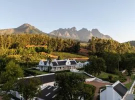 The Doolhof Country House