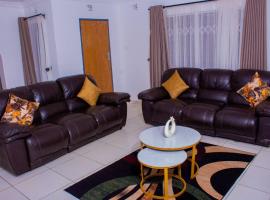 Holiday Home, Zimre Park, Harare, Zimbabwe，位于哈拉雷的酒店