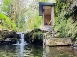 River Cottage Retreat Hideaway Sauna Sligo Leitrim，位于斯莱戈的酒店