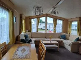 Cozy Caravan Retreat